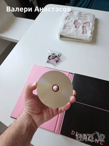 BLACKPINK – DEADLINE албум / комплект с CD, фотобук, карти, стикери и плакат, снимка 2 - CD дискове - 55332671