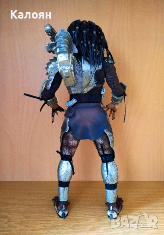 Екшън фигура NECA 1/4 Jungle Hunter Predator LED, снимка 4 - Колекции - 54264473