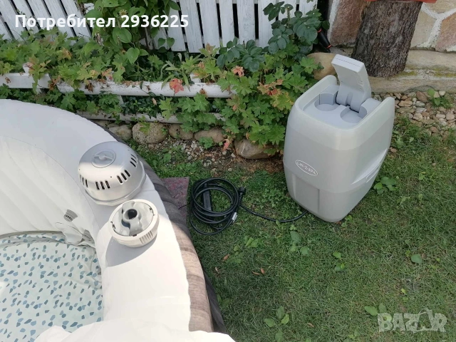 Надуваемо джакузи за 4 души на марката Bestway (Lay-Z-Spa), снимка 5 - Басейни и аксесоари - 55169248
