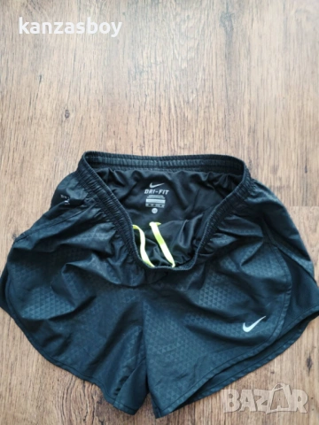 nike - страхотни дамски шорти КАТО НОВИ ХС, снимка 2 - Къси панталони и бермуди - 54919009