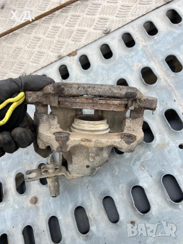 Преден ляв спирачен апарат Ауди А4 Б5 1996г 1.6 100кс , снимка 2 - Части - 54060040