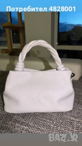 Оригинална чанта на Guess, снимка 2 - Чанти - 54572661