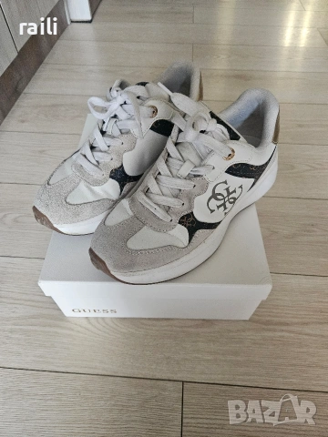 Спортни обувки Guess