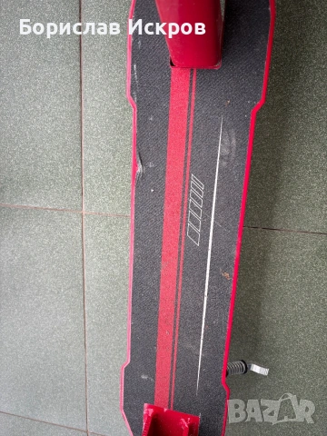Тротинетка Ferrari, снимка 3 - Скутери и тротинетки - 55191140