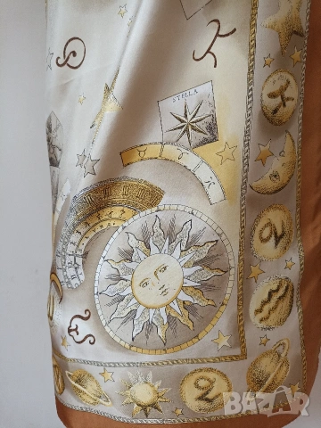 Дамски шал Alviero Martini, снимка 9 - Шалове - 54357103