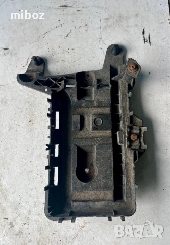 Стойка акумулатор Фолксваген Пасат VW Passat b6