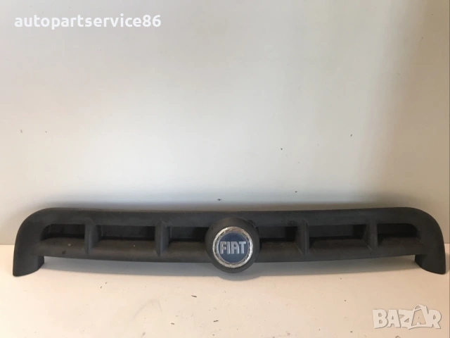 Емблема лого за предна решетка за Fiat Doblo 1.9 JTD (2005) 735268388 , снимка 2 - Части - 54476478