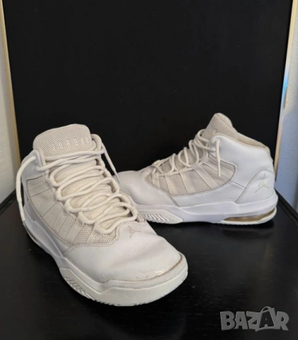 маратонки Nike Air Jordan Max Aura номер 43