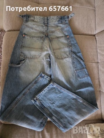 Дамски дънки Bershka, снимка 2 - Дънки - 54657944
