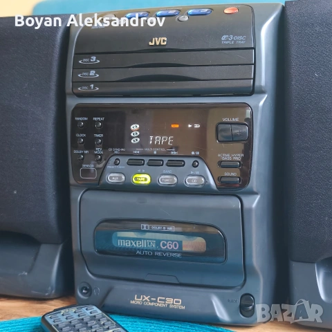 JVC UX-C30 (1997) - 3 диска + реверсивна касета , снимка 2 - Аудиосистеми - 54576060