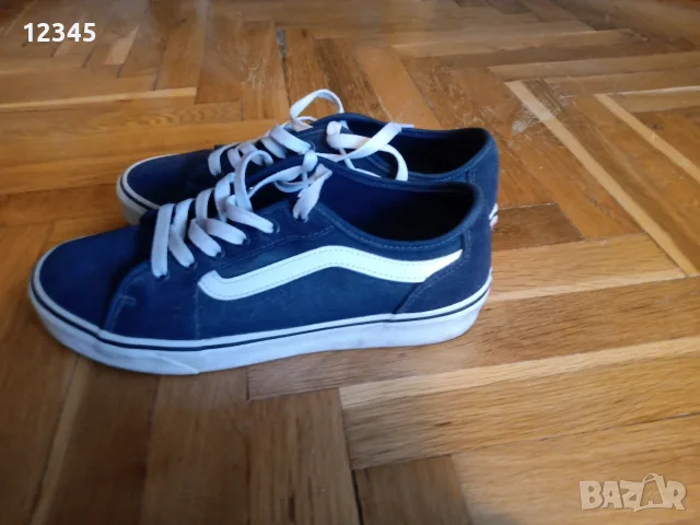Кецове в синьо Vans
