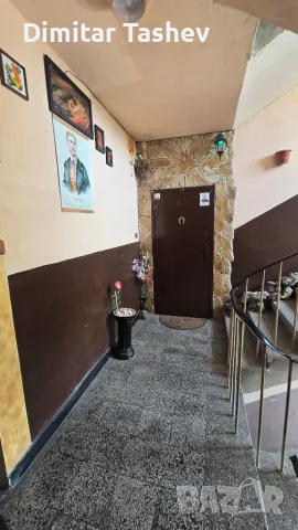 Тристаен апартамент в Ж.К. Възраждане  2 бл.42 вх.2 ет.6 от 8, снимка 13 - Апартаменти - 55420564