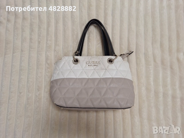 Чанта на Guess