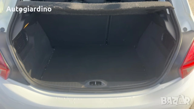 Peugeot 208 1.6HDI EURO 6b, снимка 16 - Автомобили и джипове - 54453910