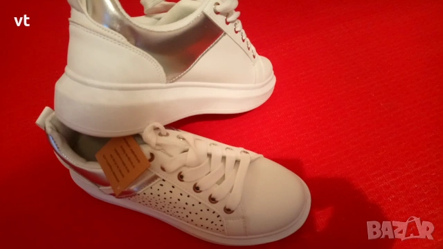 Бели кецове 