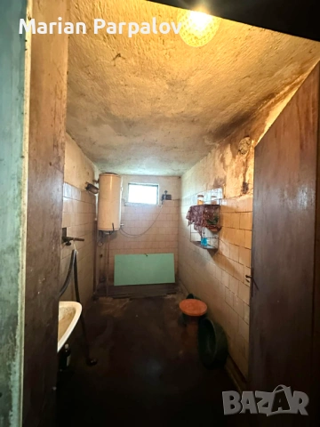 Двуетажна къща с голям двор в с. Езеро – отлична инвестиция с потенциал! 🏡, снимка 10 - Къщи - 54108725