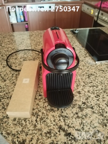Кафе Машина Nespresso Inissia Ruby Red original  използвана само 10 дена, снимка 7 - Кафемашини - 54570688