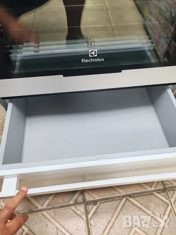 Свободно стояща печка с керамичен плот Electrolux с две години гаранция!, снимка 8 - Печки, фурни - 55685332