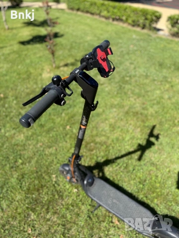 Тротинетка Ninebot f2 pro в отлично състояние, снимка 3 - Друга електроника - 54985949