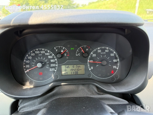 Fiat Grande Punto 1.4, снимка 15 - Автомобили и джипове - 55064341