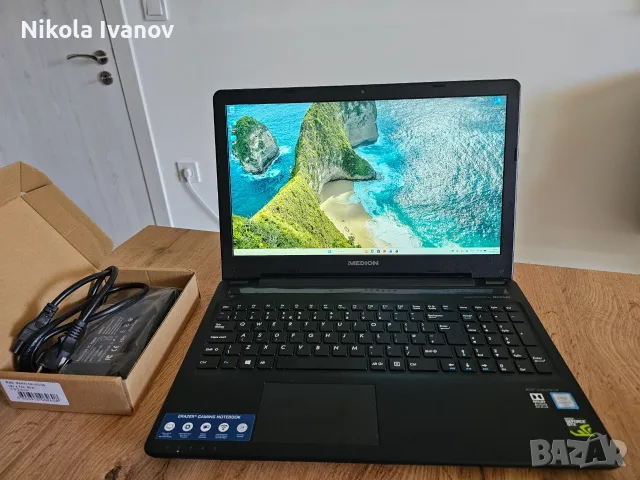 Лаптоп Erazer P6661 15.6" Intel i5 6200U 2.80Ghz |16GB RAM|GTX 950M 4GB |SSD + 1TB HDD| 3ч. Батерия 