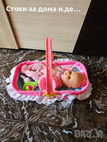 Кукла-бебе с кошче