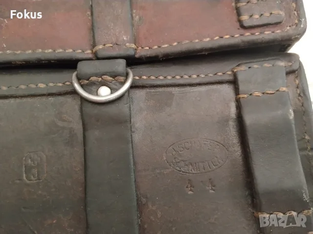 Чифт стари военни кожени паласки за патрони - ВСВ маркировки, снимка 4 - Антикварни и старинни предмети - 55617840