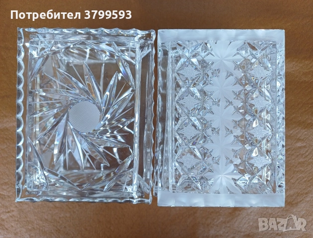 Две кристални кутии за цигари-пепелници