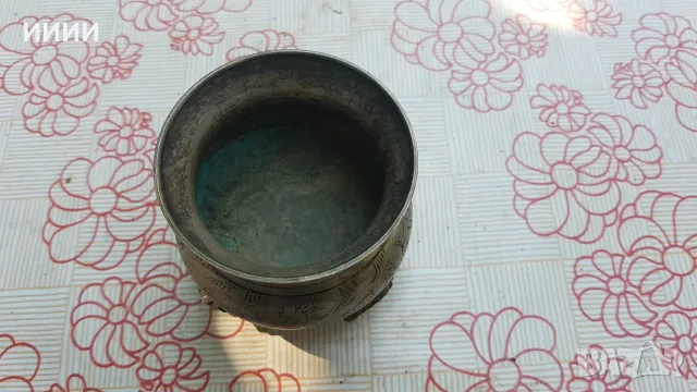 Посребрена чаша с крака