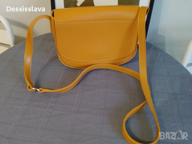 Дамска чанта в цвят горчица, снимка 2 - Чанти - 55002827