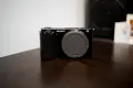 Фотоапарат Sony ZV-E10, снимка 1