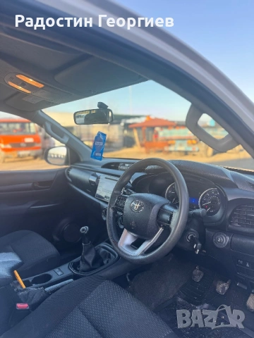 Toyota Hilux 2.4 2018, снимка 9 - Автомобили и джипове - 54289554