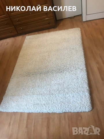 Бяло  килимче  : За  децка  стая. .