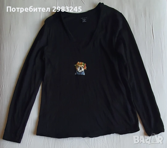 Черна дамска тениска с шпиц деколте и емблема кученце