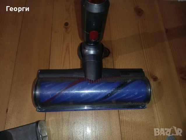 Отлична Dyson V10 безжична прахосмукачка с нова батерия и аксесоари, снимка 3 - Прахосмукачки - 55414189