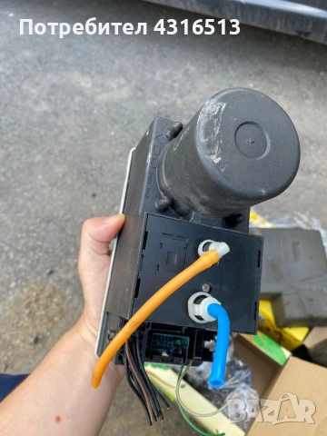 Вакуум помпа централно заключване на Audi A3 8L 4/5 врати, снимка 2 - Части - 54877110