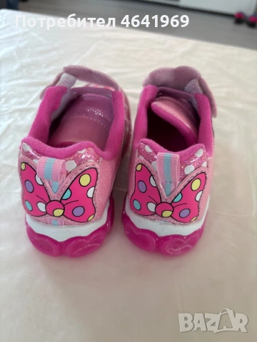 Minnie Mouse маратонки.Светещи ,купувани от Америка., снимка 4 - Детски маратонки - 54560298