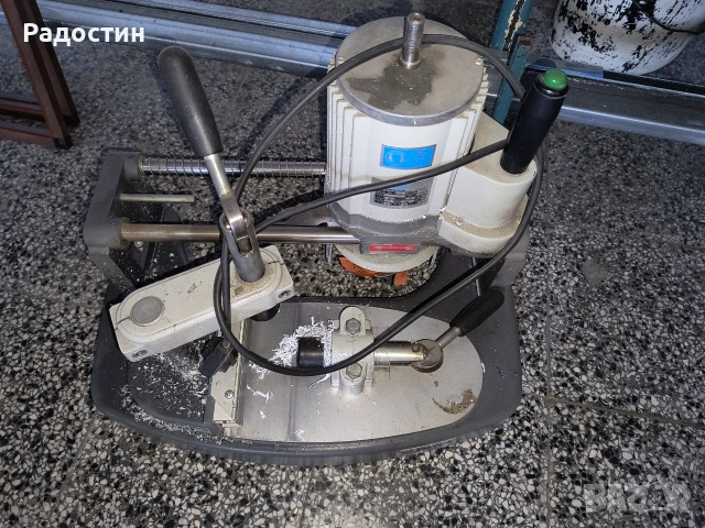 Машина за фрезоване на делителя за ПВЦ дограма