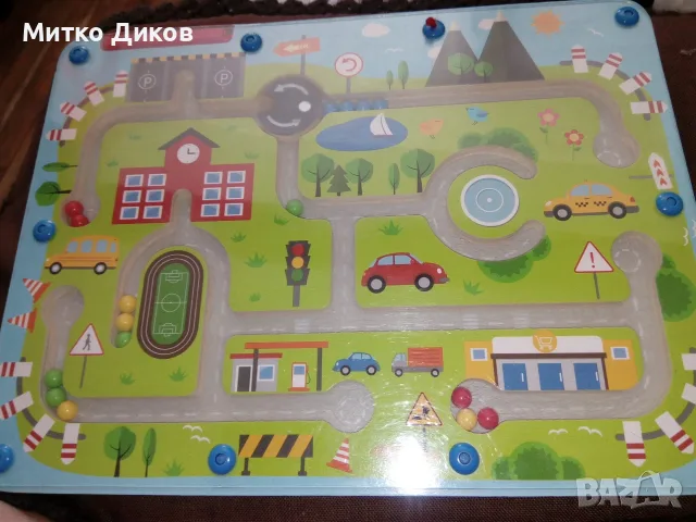 Дървена магнитна игра с градски мотив с магнитна писалка и топчета които се местят и друга