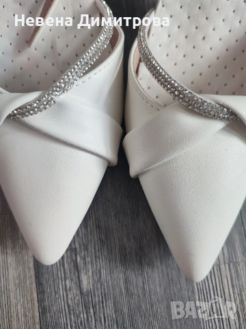 Бели сватбени обувки/ сандали с дебел ток размер 39-40, снимка 2 - Сандали - 54213872