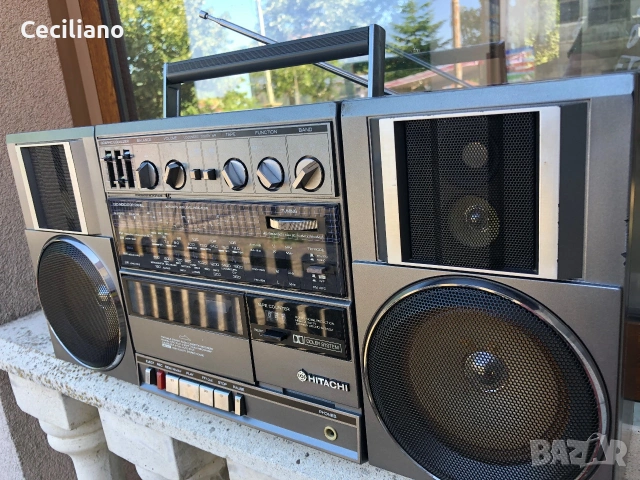 Радиокасетофон HITACHI TRK-9100E, снимка 2 - Радиокасетофони, транзистори - 55078755
