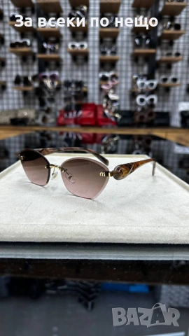 Miu Miu Слънчеви Очила С UV Защита С Подарък🎁Калъф - Различни Цветове Код E1427, снимка 2 - Слънчеви и диоптрични очила - 54028438