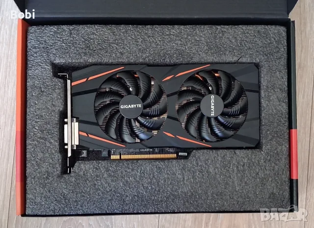 Видео карта Gigabyte RX 580 - 4GB, снимка 4 - Видеокарти - 55326450