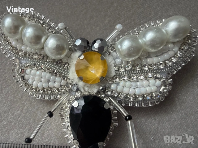 Уникална ръчно изработена брошка , снимка 2 - Бижутерийни комплекти - 53371353