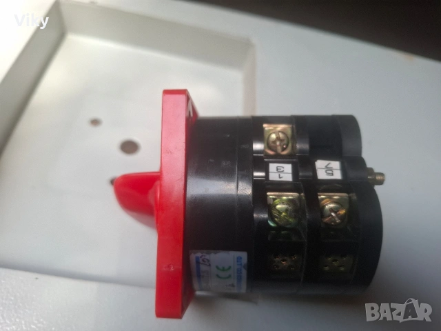 двупозиционен превключвателChint 380v 40a Hz5-40/7.5 , снимка 14 - Резервни части за машини - 54820312