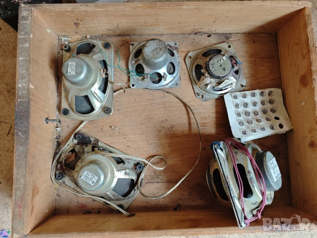 Продавам стари касетофони , телевизори ,списания , магнетофони ., снимка 16 - Антикварни и старинни предмети - 54087184