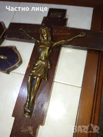 Разпятие/ Кръст за стена, снимка 5 - Антикварни и старинни предмети - 54182675