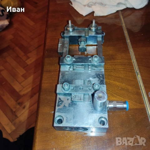 Пневматично подаващо за преса