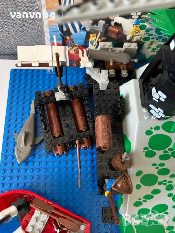 Lego Pirates 6273 Rock Island Refuge, снимка 4 - Конструктори - 54351696