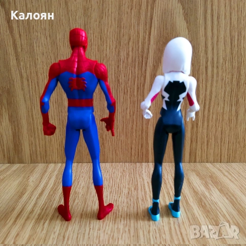 Фигури Hasbro Spider-Man & Spider-Gwen Into The Spider-Verse, снимка 2 - Фигурки - 54565555